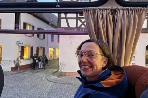 Frau im Bus