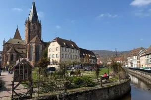 Fluss, Park, Kirche