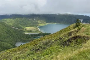 See in einem Vulkankrater
